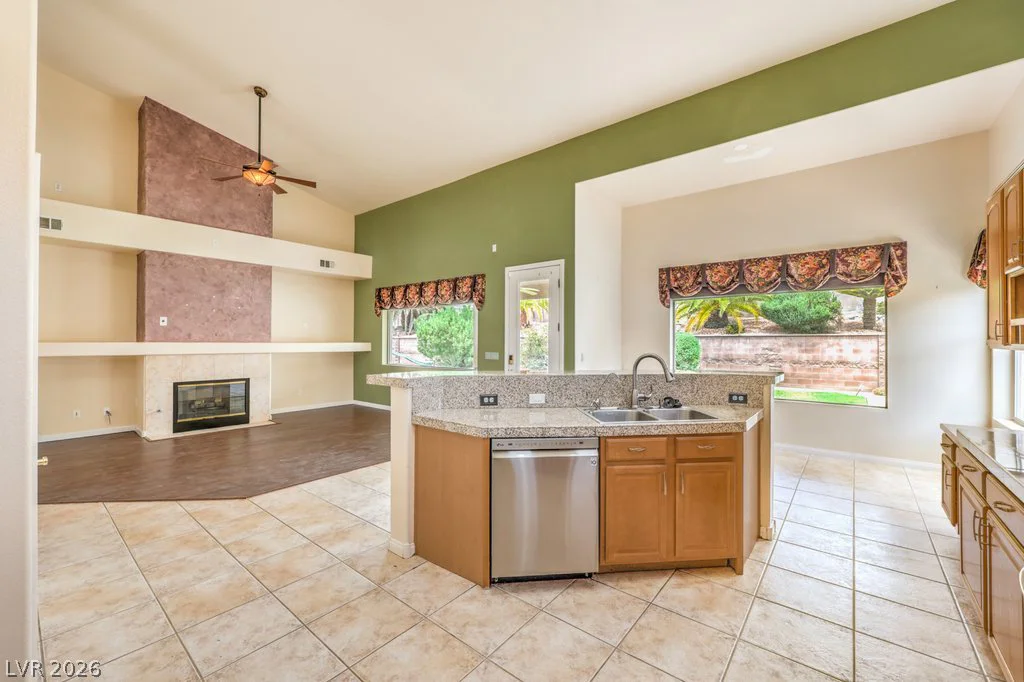 7064 New Moon, Las Vegas, NV 89110