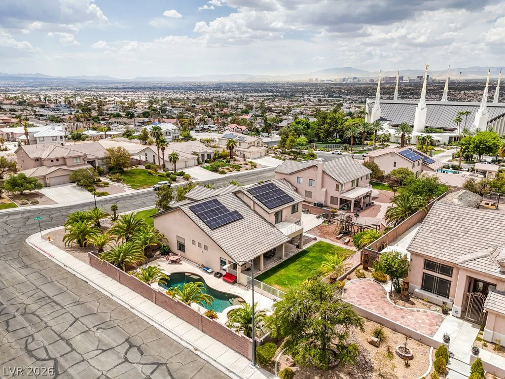 7064 New Moon, Las Vegas, NV 89110