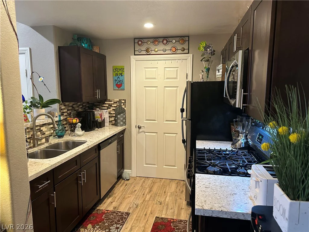950 Seven Hills, Henderson, NV 89052