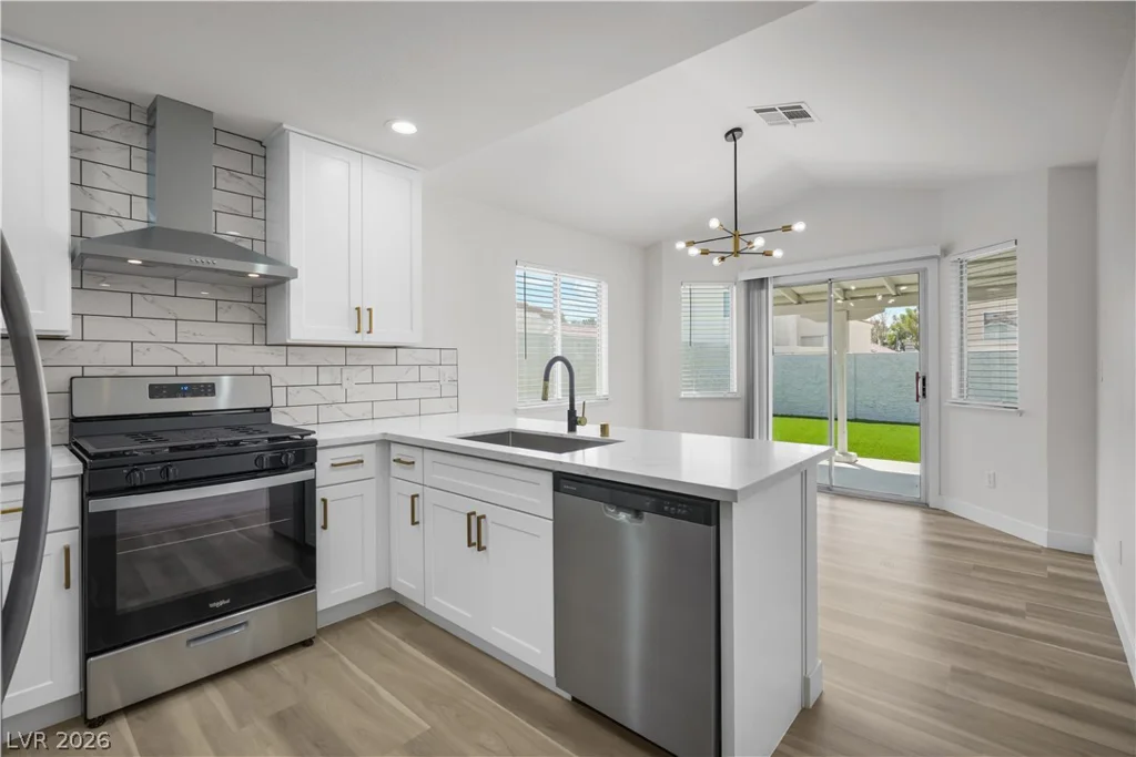 9713 Peacock Hill, Las Vegas, NV 89117
