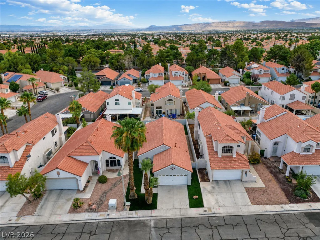 9713 Peacock Hill, Las Vegas, NV 89117