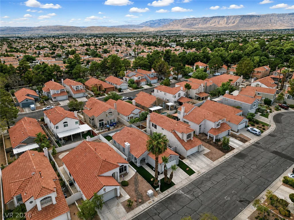 9713 Peacock Hill, Las Vegas, NV 89117