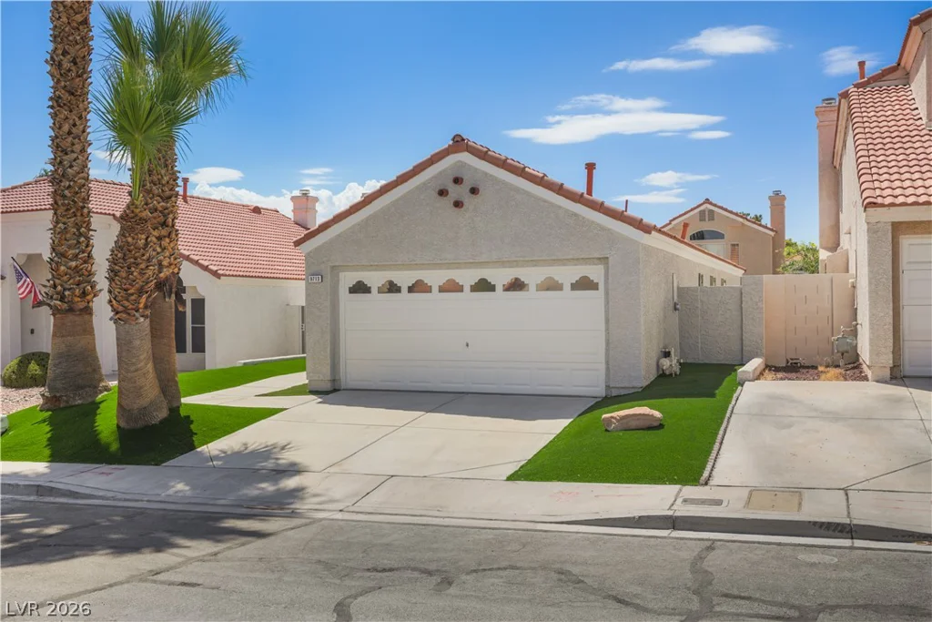 9713 Peacock Hill, Las Vegas, NV 89117