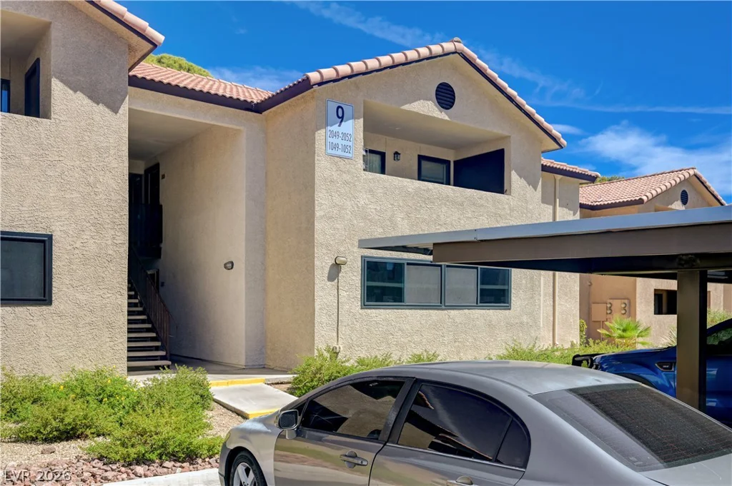 2451 Rainbow, Las Vegas, NV 89108