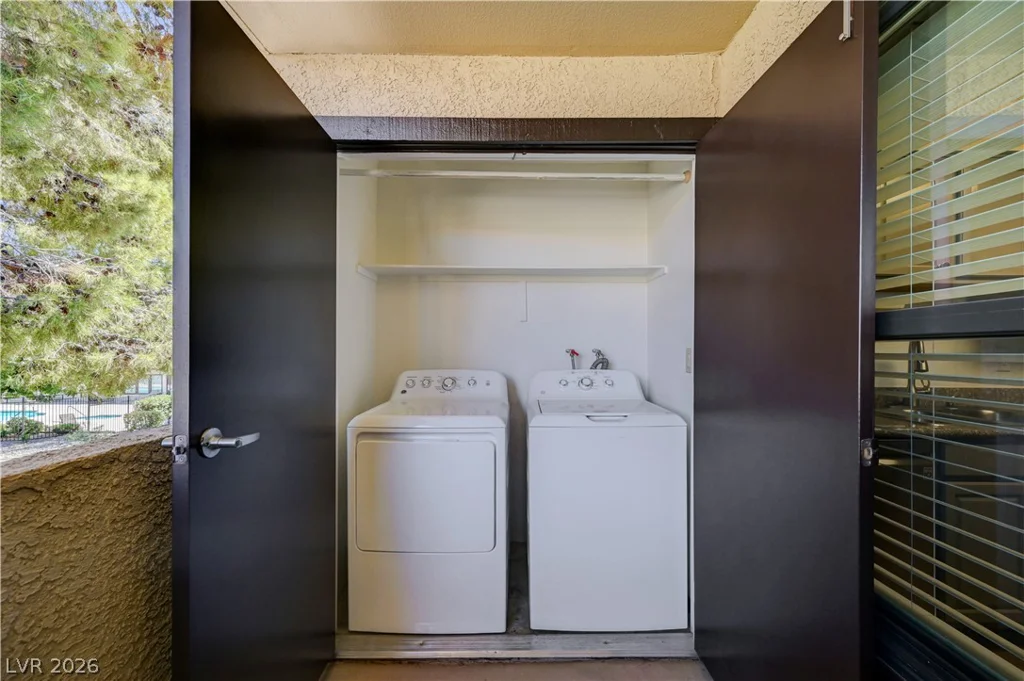 2451 Rainbow, Las Vegas, NV 89108