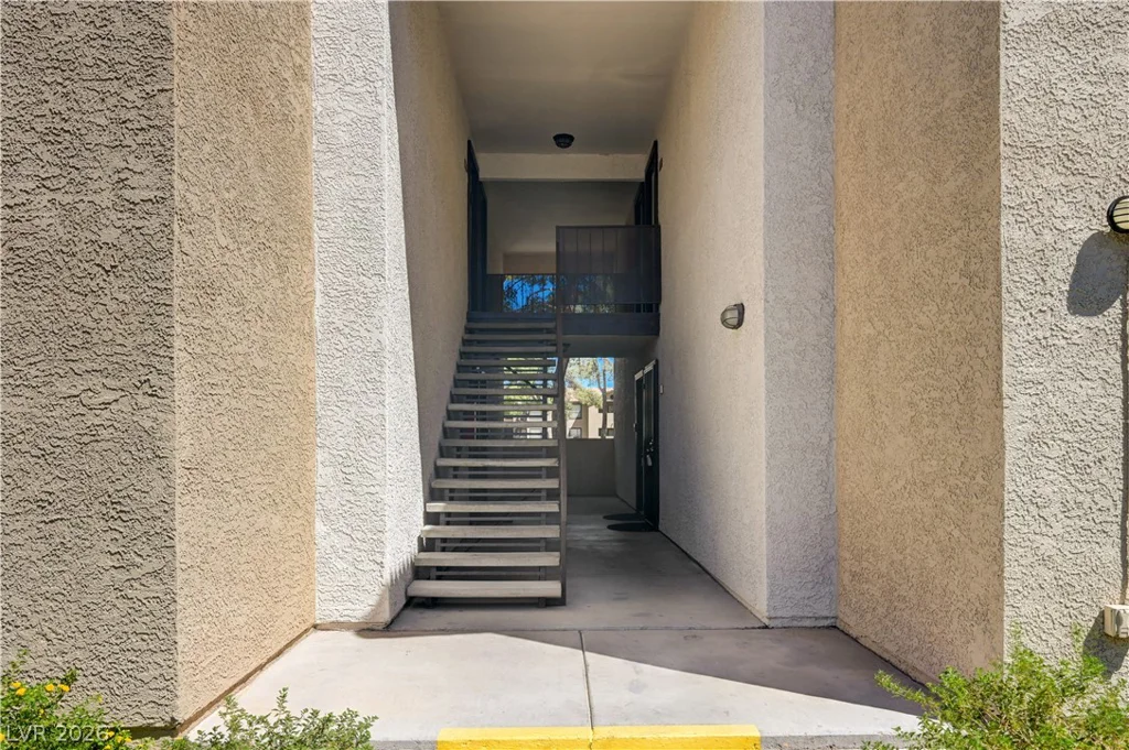 2451 Rainbow, Las Vegas, NV 89108