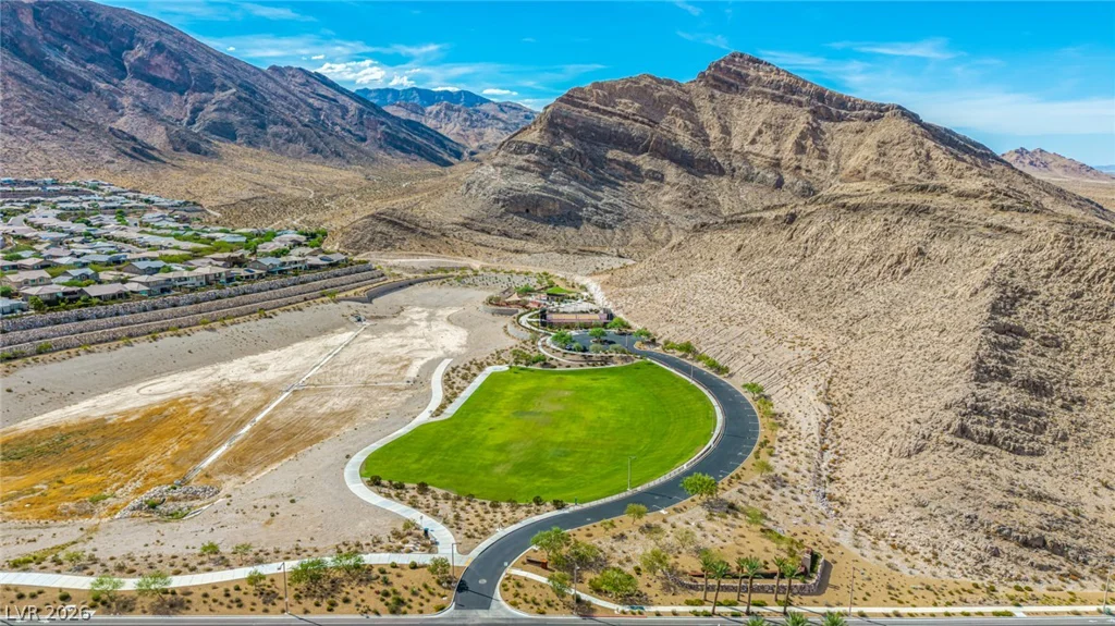 2568 Iron Crest, Las Vegas, NV 89138