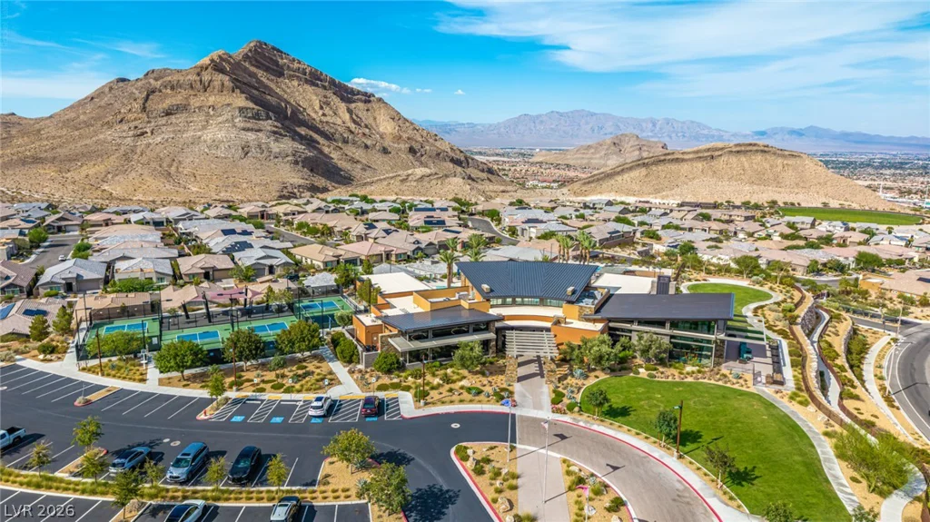 2568 Iron Crest, Las Vegas, NV 89138