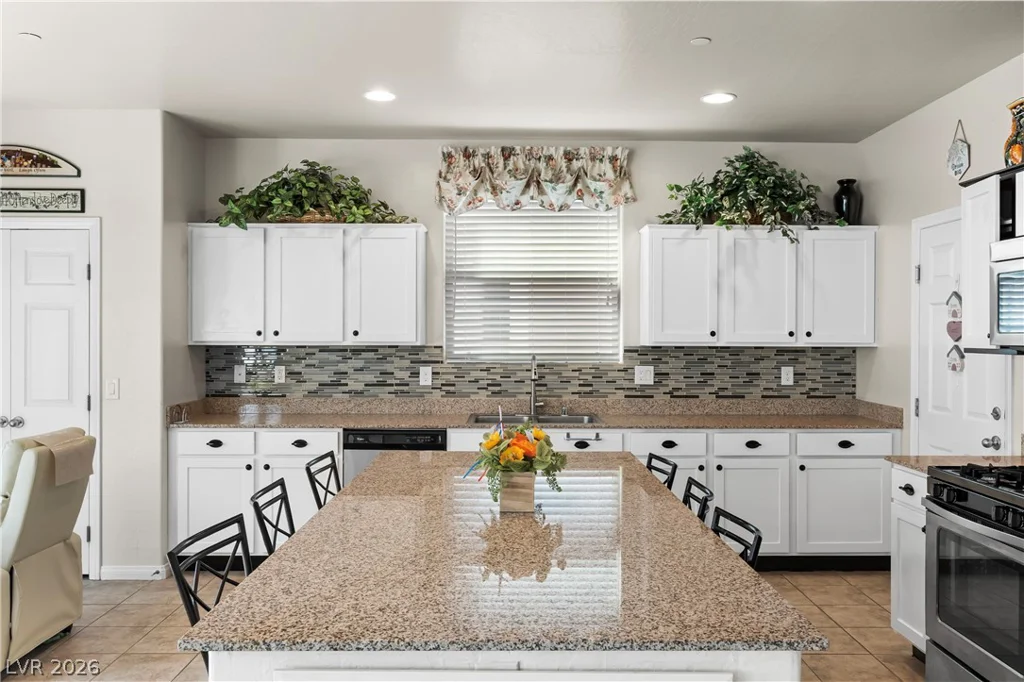 984 Via Del Campo, Henderson, NV 89011