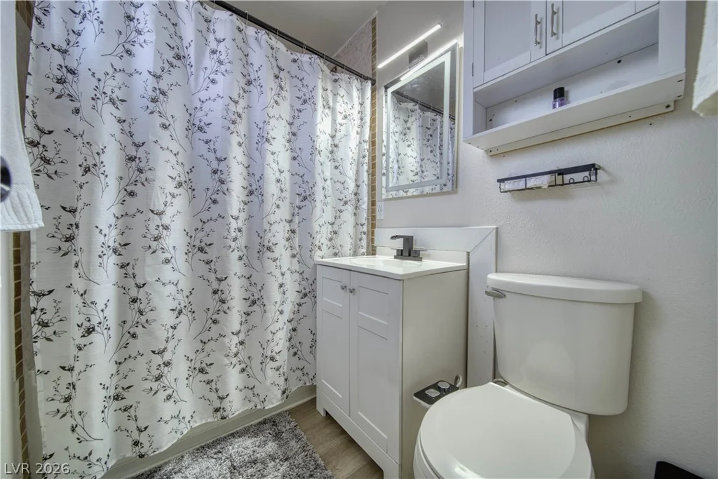 5233 Orinda, Las Vegas, NV 89120