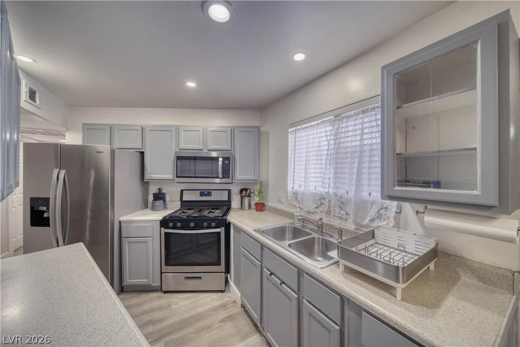 5233 Orinda, Las Vegas, NV 89120