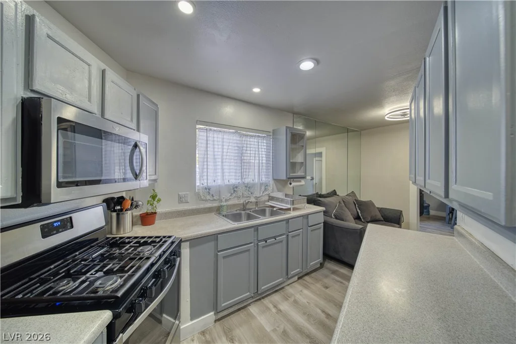 5233 Orinda, Las Vegas, NV 89120