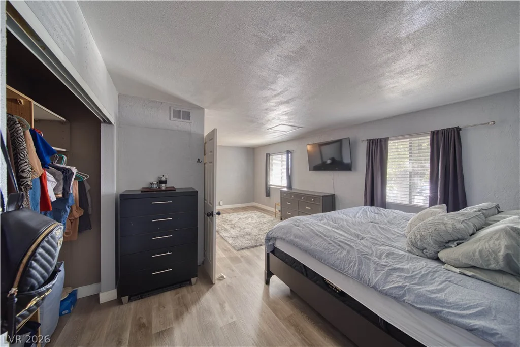 5233 Orinda, Las Vegas, NV 89120