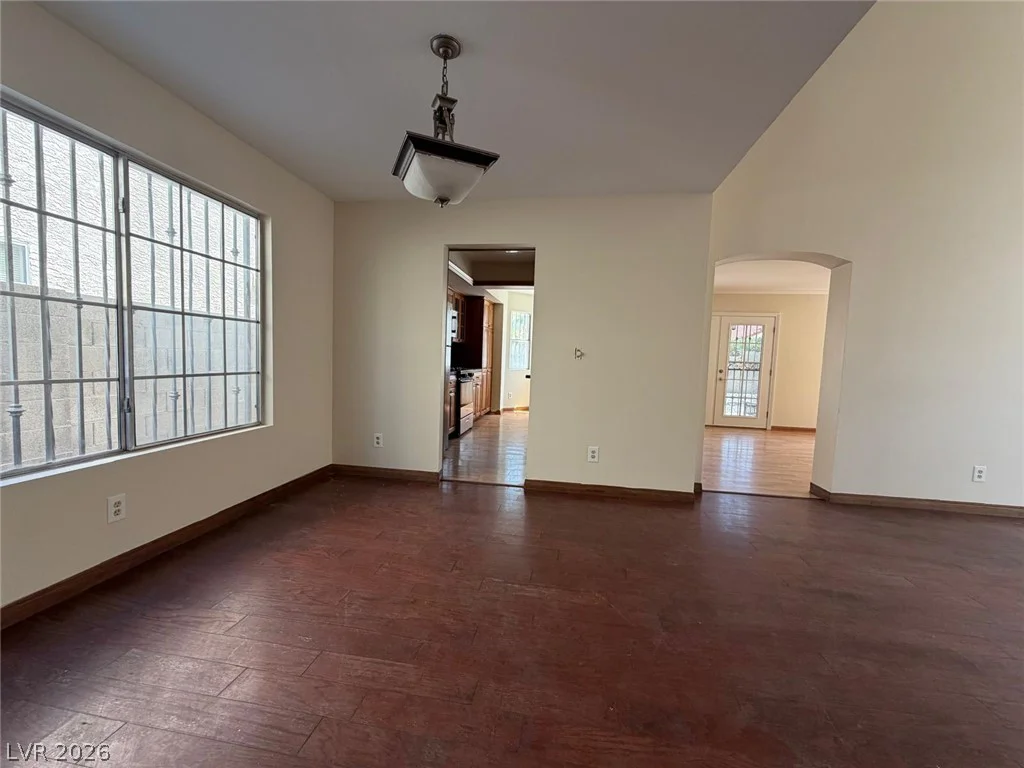921 Greystone, Las Vegas, NV 89108