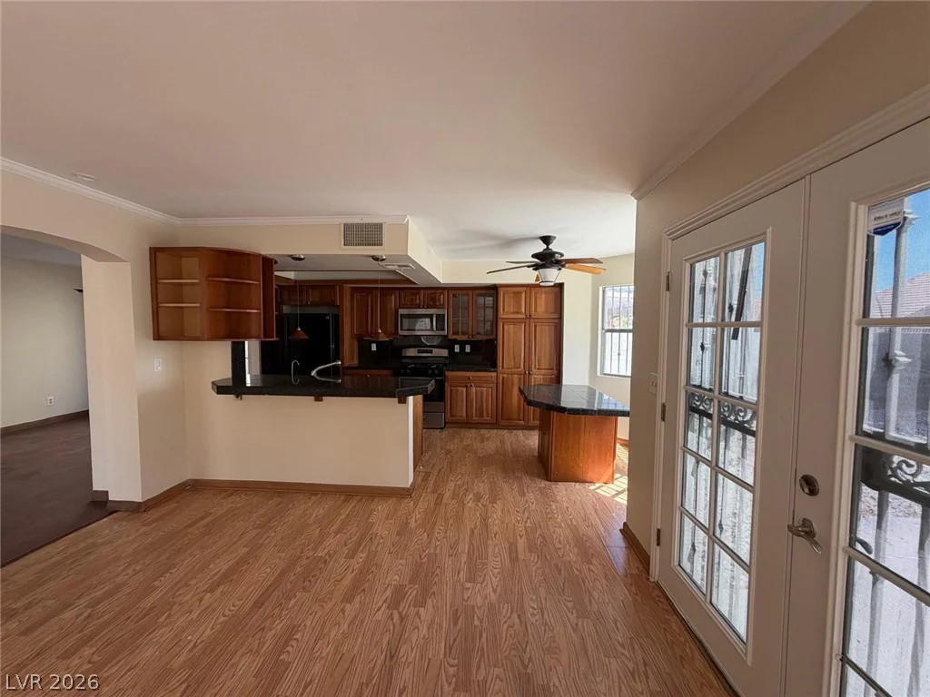 921 Greystone, Las Vegas, NV 89108