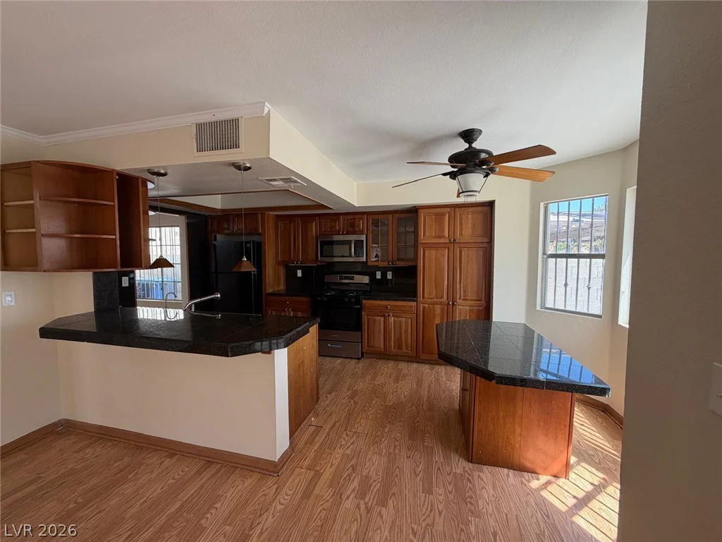 921 Greystone, Las Vegas, NV 89108