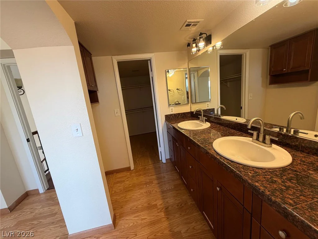 921 Greystone, Las Vegas, NV 89108