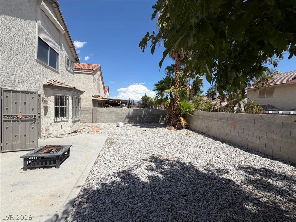 921 Greystone, Las Vegas, NV 89108