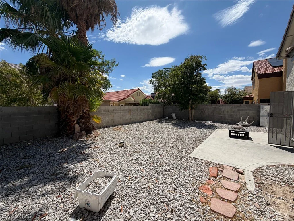 921 Greystone, Las Vegas, NV 89108