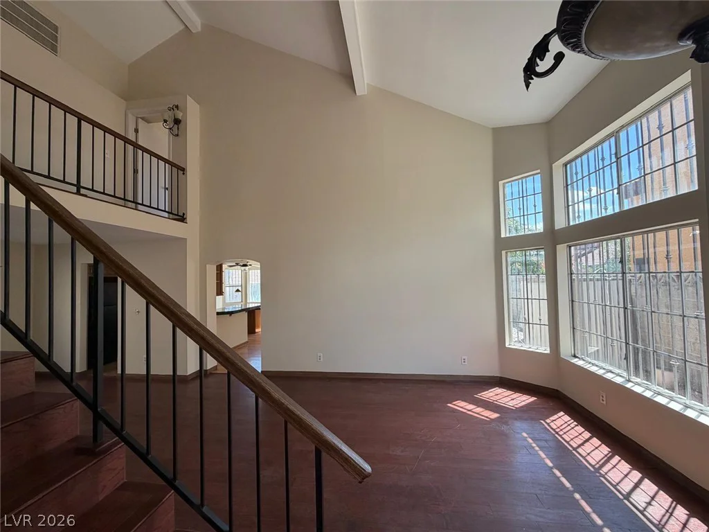 921 Greystone, Las Vegas, NV 89108