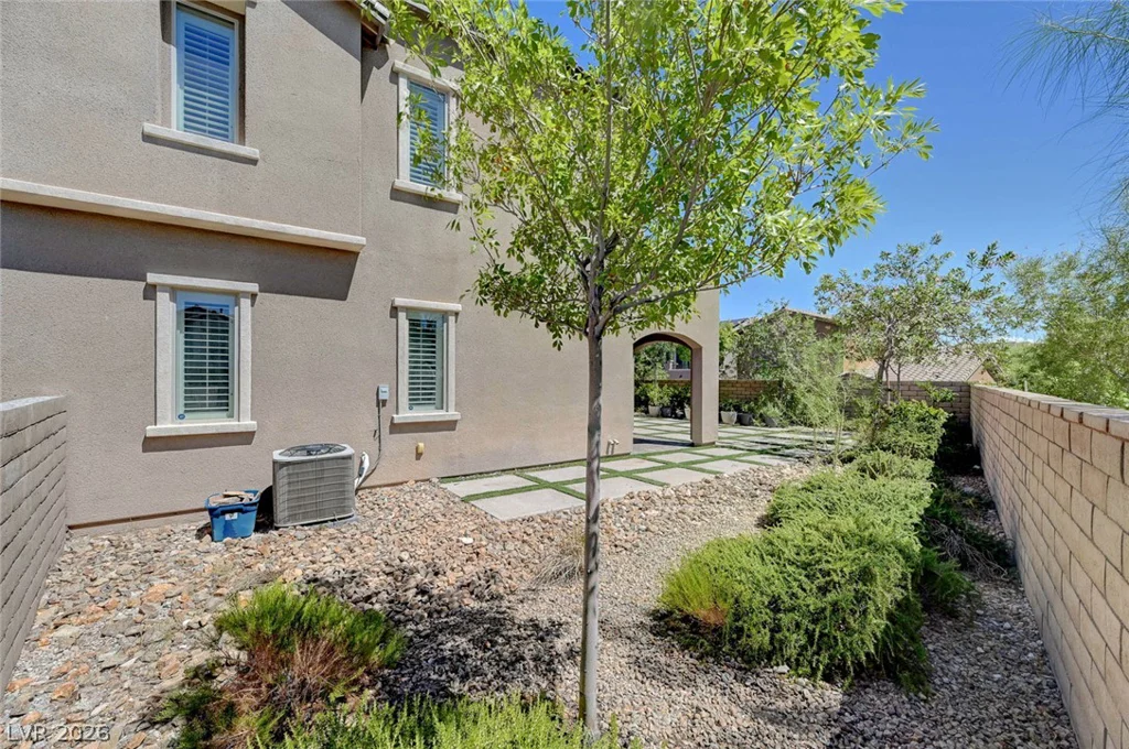 460 Trevinca, Las Vegas, NV 89138