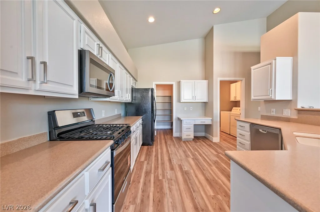 6492 Lantana Falls, Las Vegas, NV 89131