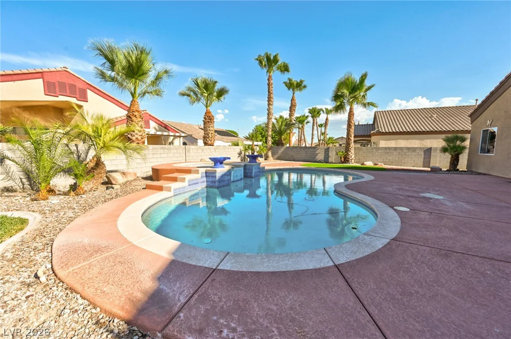 6492 Lantana Falls, Las Vegas, NV 89131