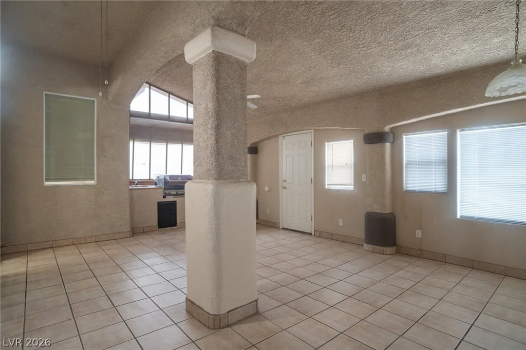 7861 Darby, Las Vegas, NV 89117