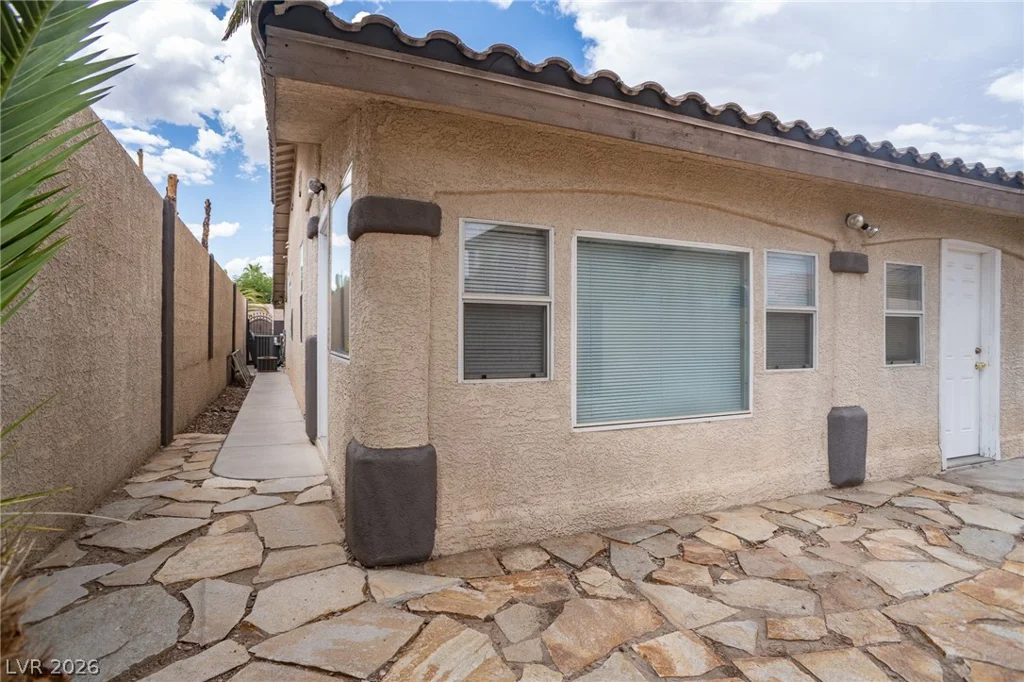 7861 Darby, Las Vegas, NV 89117