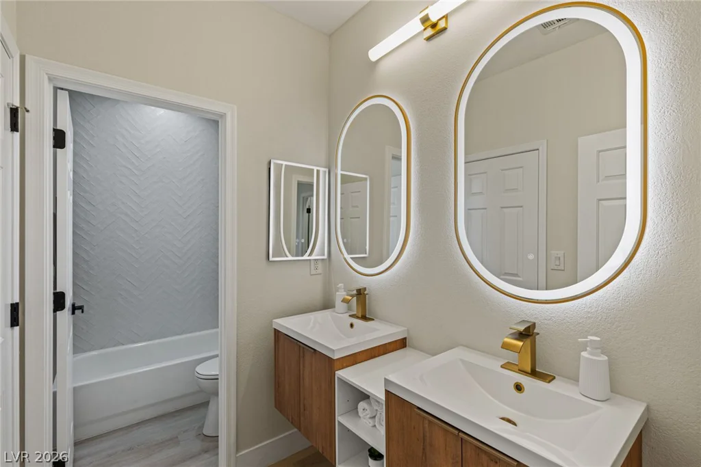 17 Winding, Henderson, NV 89052
