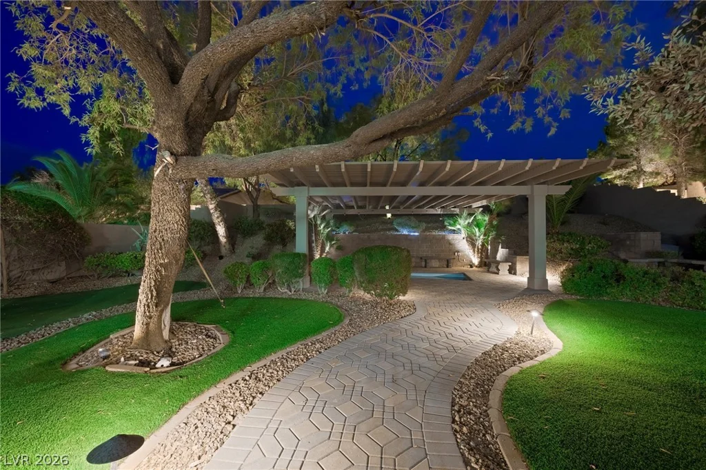 17 Winding, Henderson, NV 89052