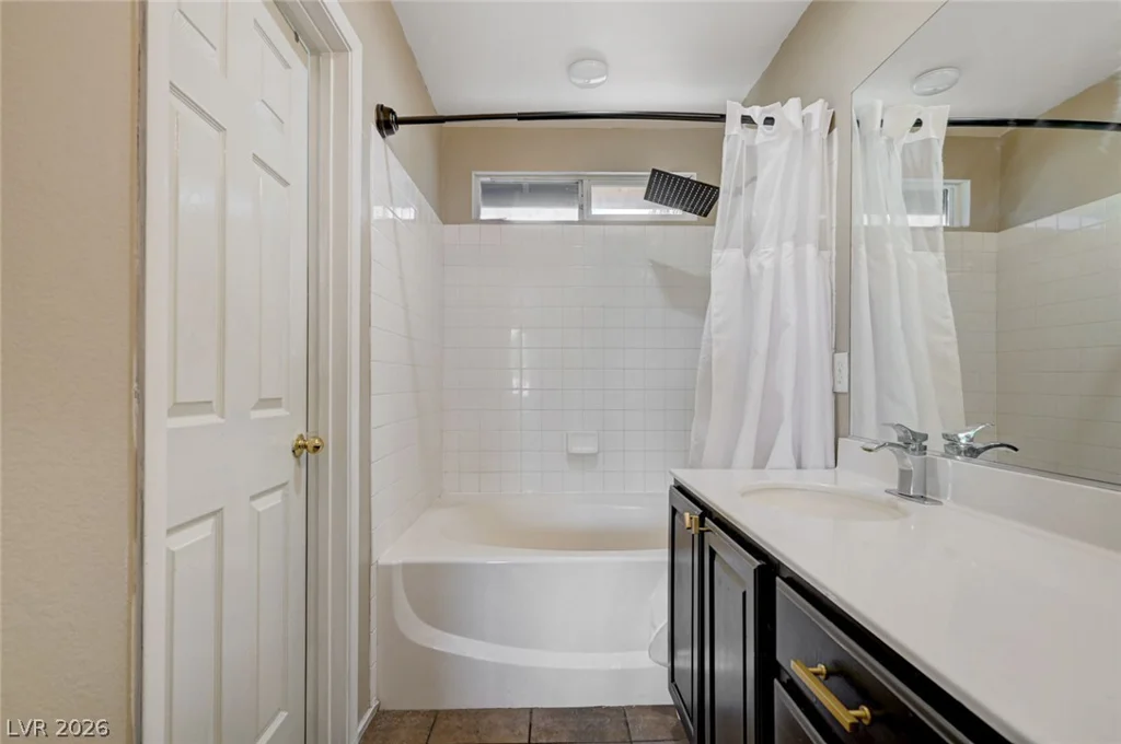 8700 Gateway Glen, Las Vegas, NV 89178