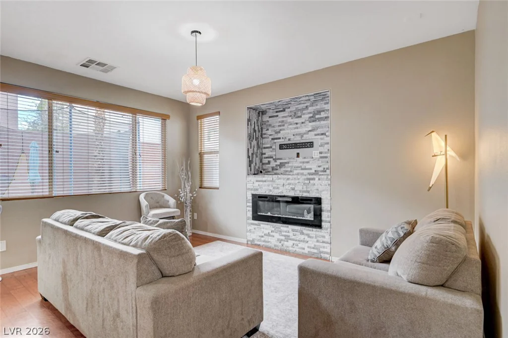 8700 Gateway Glen, Las Vegas, NV 89178