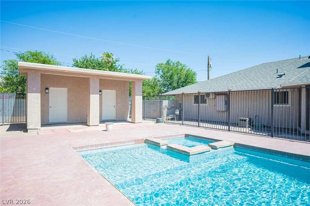 5240 Monroe, Las Vegas, NV 89110