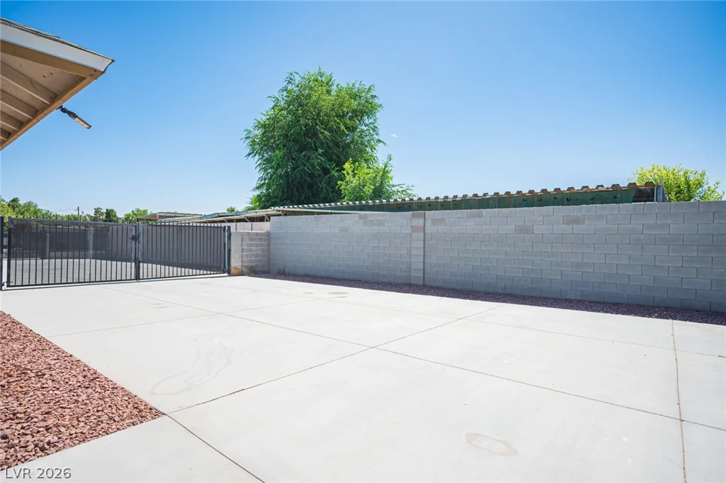 5240 Monroe, Las Vegas, NV 89110