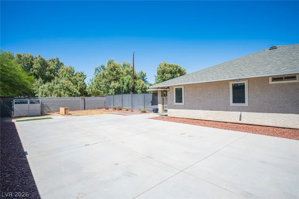 5240 Monroe, Las Vegas, NV 89110
