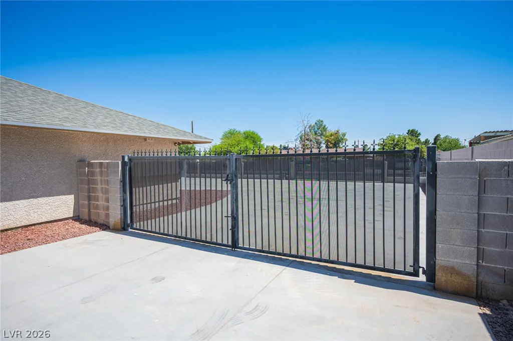 5240 Monroe, Las Vegas, NV 89110