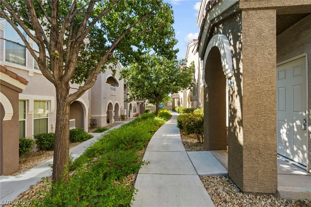 10001 Peace, Las Vegas, NV 89147