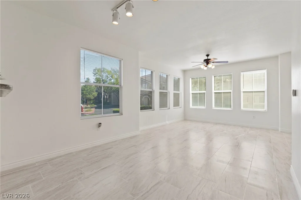 10001 Peace, Las Vegas, NV 89147