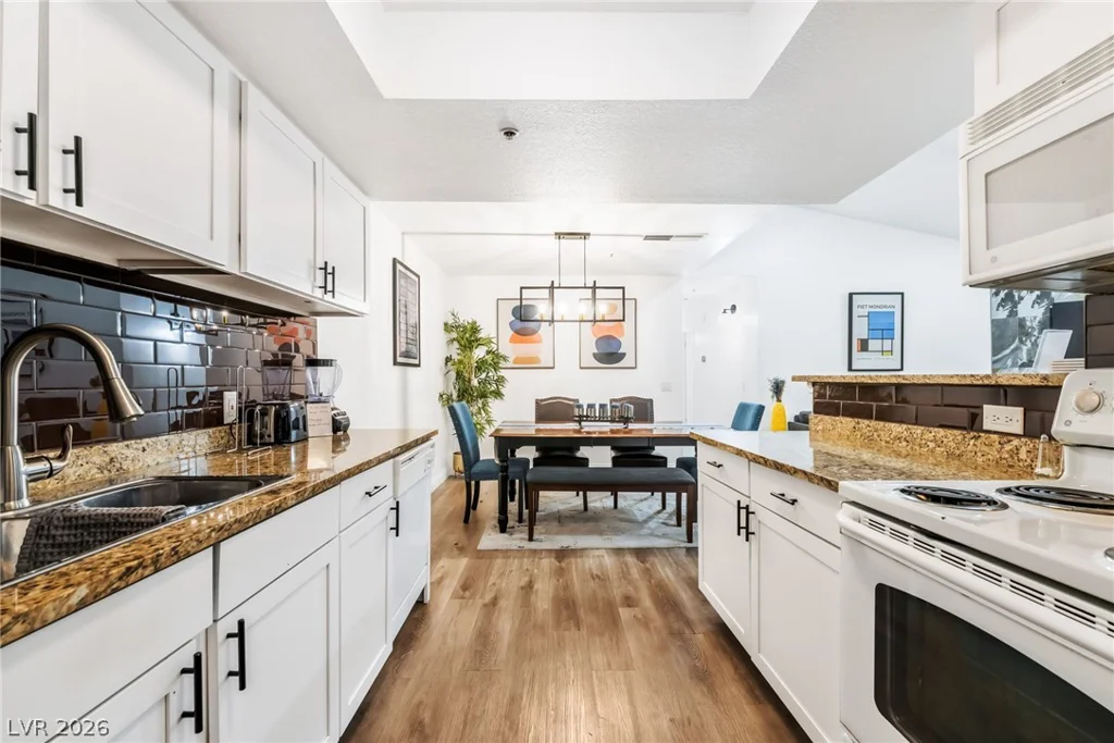 4200 Valley View, Las Vegas, NV 89103