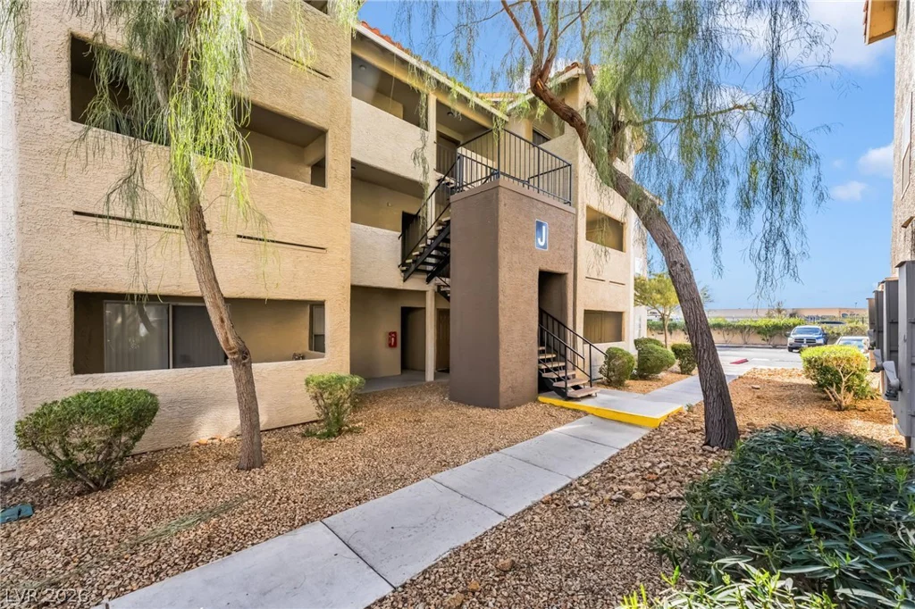 4200 Valley View, Las Vegas, NV 89103
