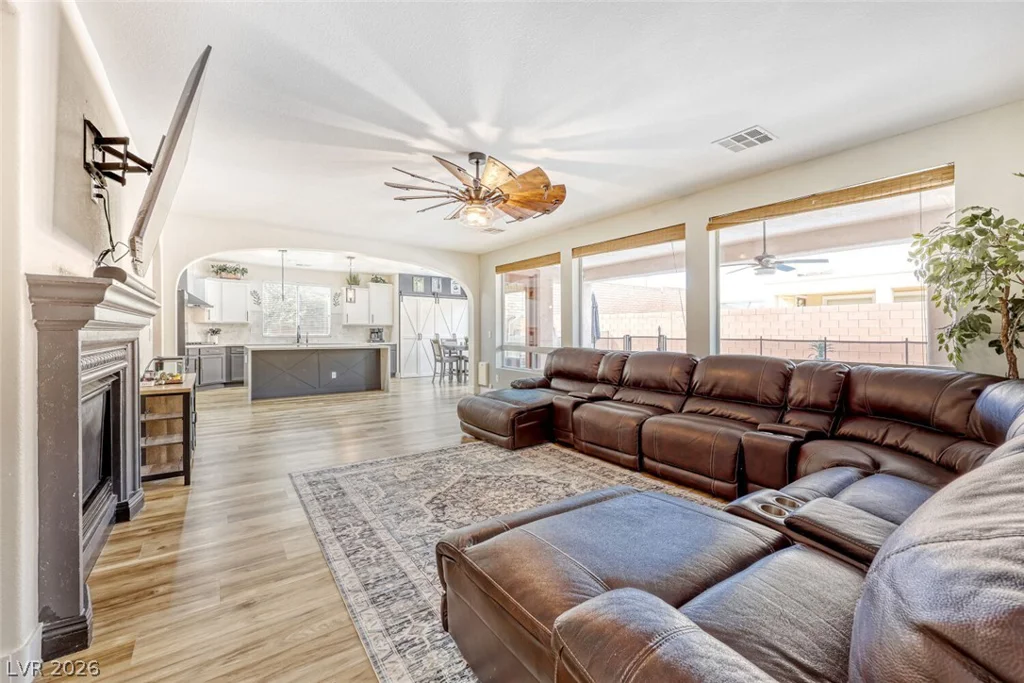 8592 Garden Valley, Las Vegas, NV 89178