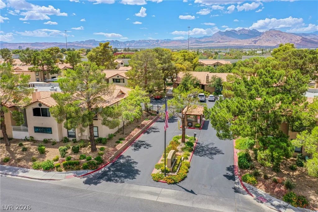 2451 Rainbow, Las Vegas, NV 89108