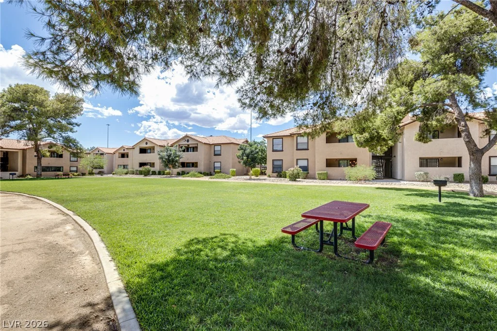 2451 Rainbow, Las Vegas, NV 89108