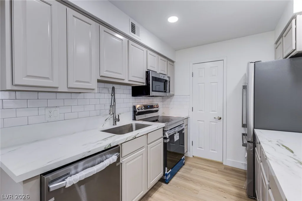 2451 Rainbow, Las Vegas, NV 89108