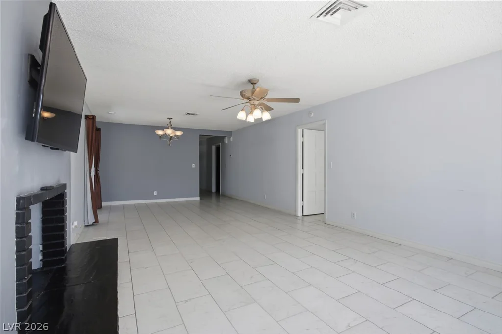 3009 Plaza De Rosa, Las Vegas, NV 89102
