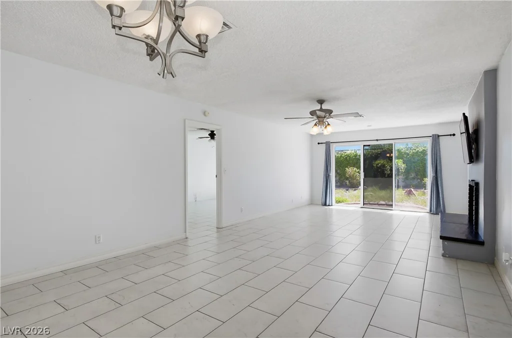 3009 Plaza De Rosa, Las Vegas, NV 89102