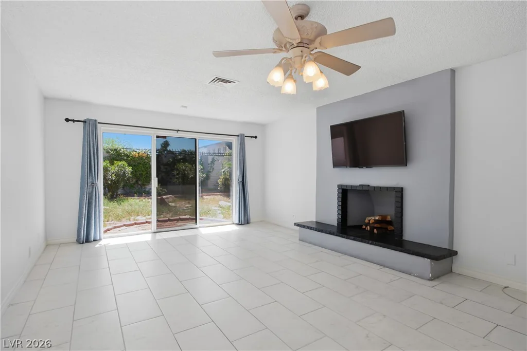3009 Plaza De Rosa, Las Vegas, NV 89102