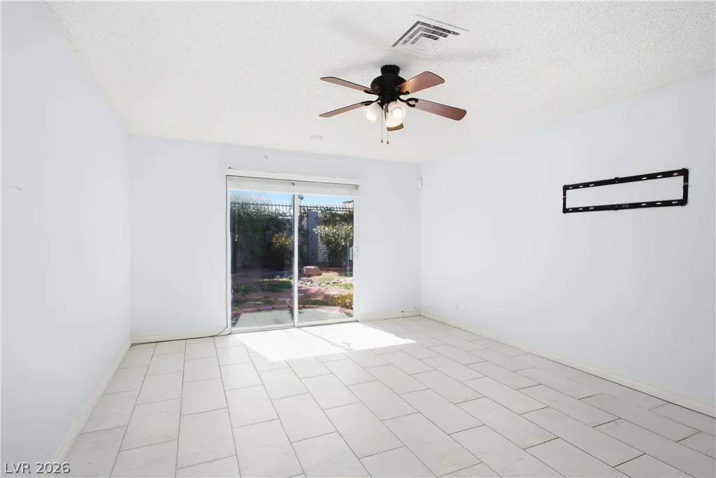 3009 Plaza De Rosa, Las Vegas, NV 89102