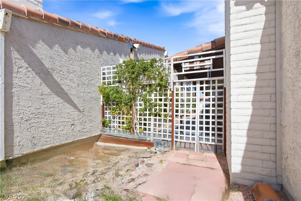 3009 Plaza De Rosa, Las Vegas, NV 89102